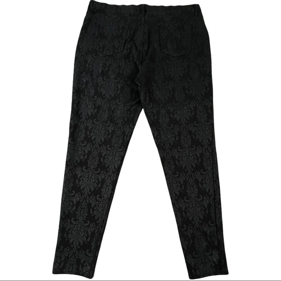Faded glory XXL black legging style pants, fancy damask designs, stretchy waist - Picture 5 of 11